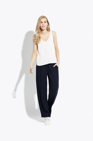 The Scoopneck Tank – Off white