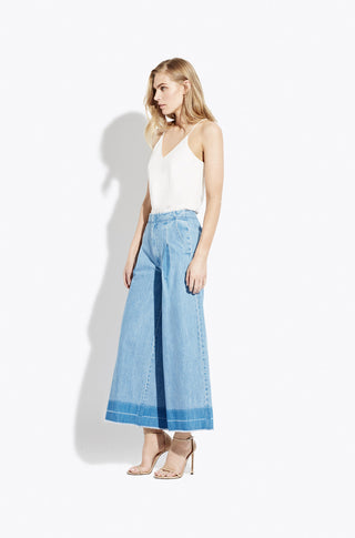 The Vibes Jean – Blue light