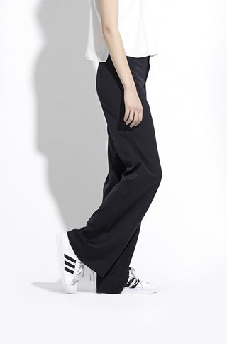 The Slouchy Wideleg Trouser – Navy